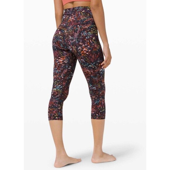 Lululemon Women's Size 6 Invigorate High-Rise Tight 23" Foliage Overlay Multi - Picture 1 of 5